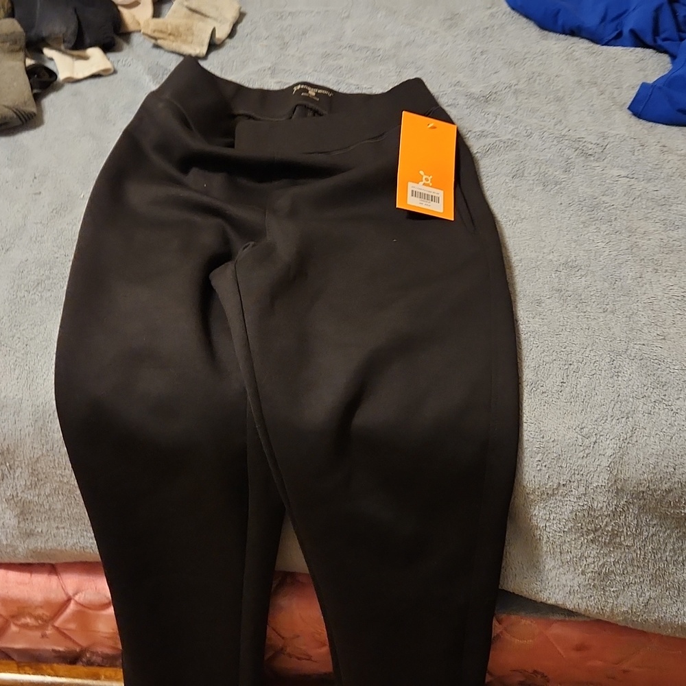 Black orange theory joggers - Picture 3 of 3